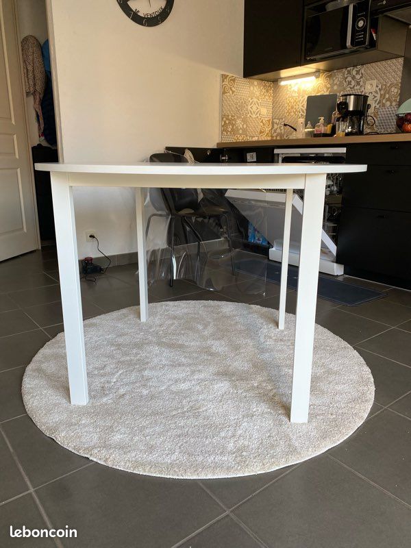 Table ronde 4 personnes (image 1)