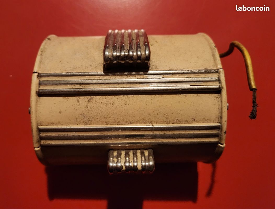 elfbar nachfüll pod läuft aus Allume-cigare/distributeur de cigarette pour voiture ancienne