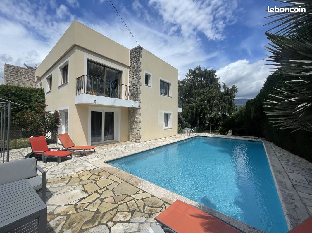 Maison 9 pièces 255 m² · à Peymeinade · 255 m² · 735 000 €