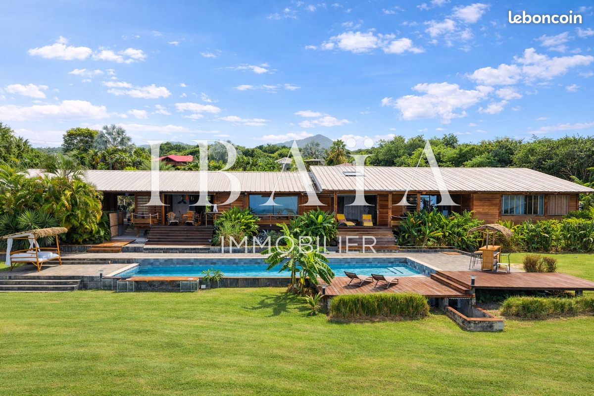 Maison 8 pièces 288 m² · à Deshaies · 288 m² · 1 768 000 €