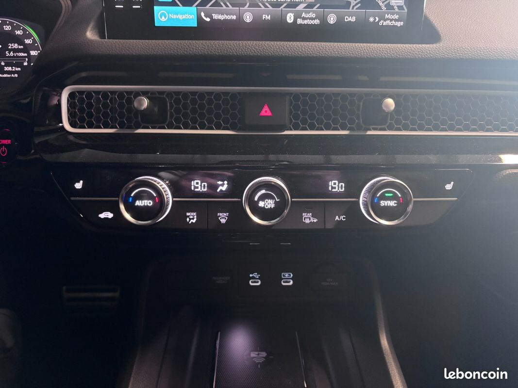 HONDA CIVIC E:HEV 2.0 i-MMD Advance - Toit Ouvrant / BOSE (image 16)