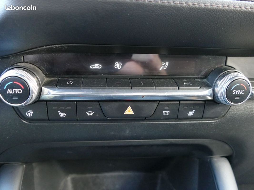 MAZDA MAZDA3 5 PORTES 2022 2.0 e-SKYACTIVE M-HYBRID 186 Ch EXCLUSIVE BVA (image 19)