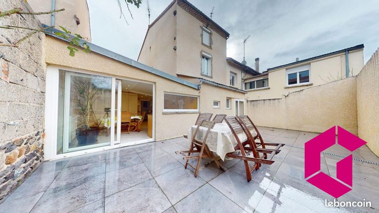 Propriété 6 pièces 160 m²