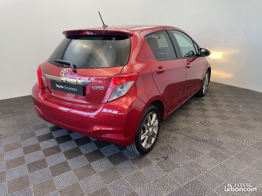 Toyota Yaris 100 VVT-i Style CVT (image 4)