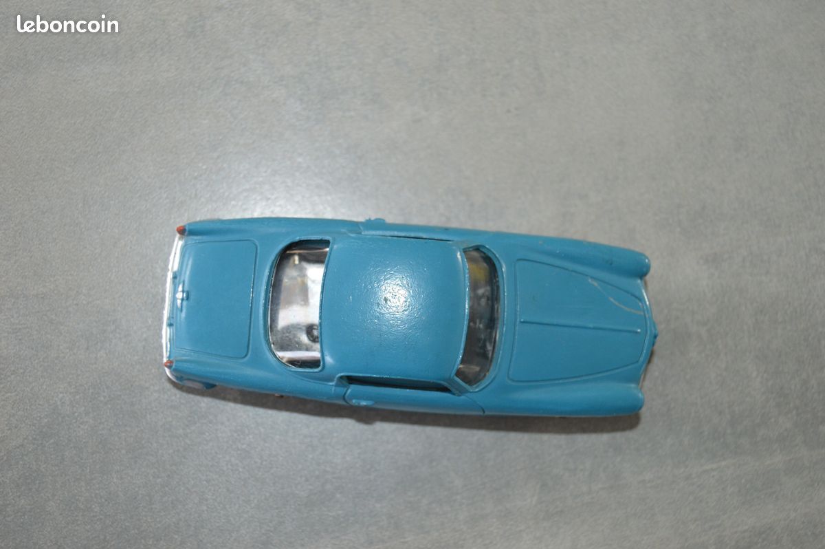 Dinky Toys Alfa Romeo Coupe 24 J – Bicolore Rouge Et Noir – échelle 1:43 – Rare