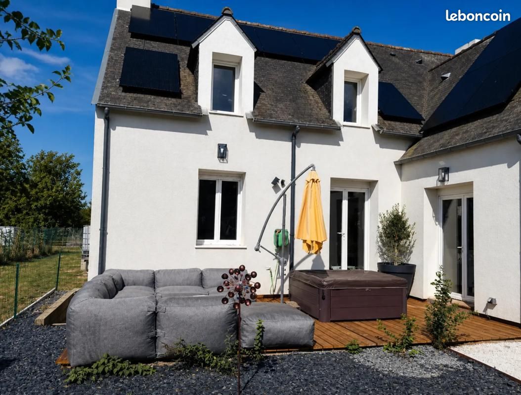 Maison 8 pièces 168 m² · à Isigny-le-Buat · 168 m² · 335 000 €