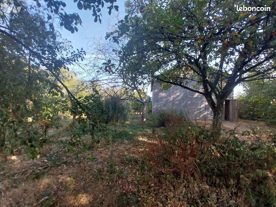 Terrain 1648 m² · à La Chapelle-Erbrée · 1 648 m² · 59 800 €