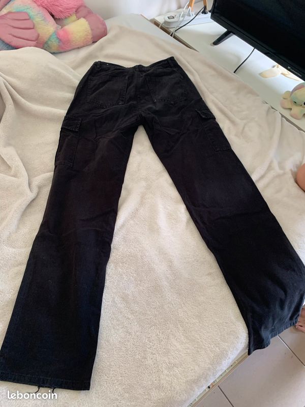 Pantalon cargo noir (image 2)