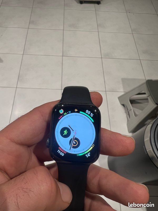 Apple Watch 4 Cellular 44mm (image 2)
