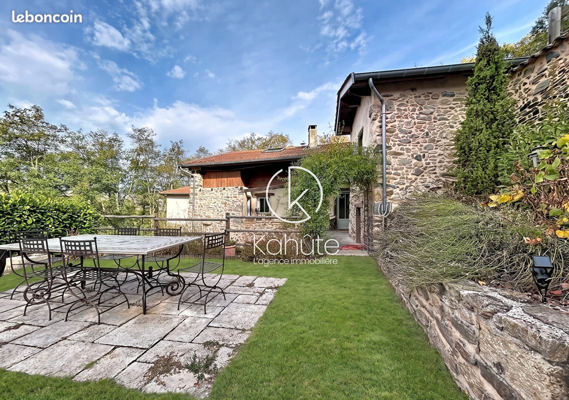 Maison 7 pièces 200 m² · à Courzieu · 200 m² · 780 000 €