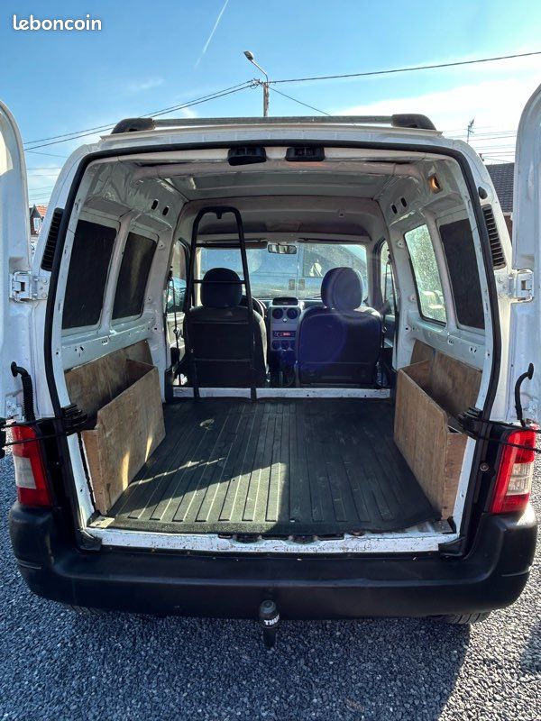 Peugeot Partner 1,6 HDI 90cv boîte 5 / utilitaire / attache remorque CT OK - de 6 Mois GARANTIE (image 4)