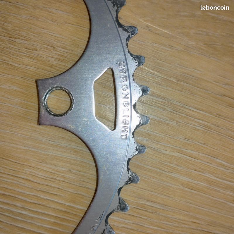Plateau Stronglight Type 130 Extérieur 50 Dents 9/10v Noir - Neuf