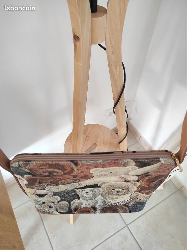 Sac à bandoulière rectangulaire motif ourson beige, marron et bleu (image 3)