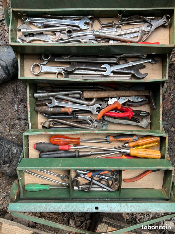 Vends une serie outils avec caisse (image 1)