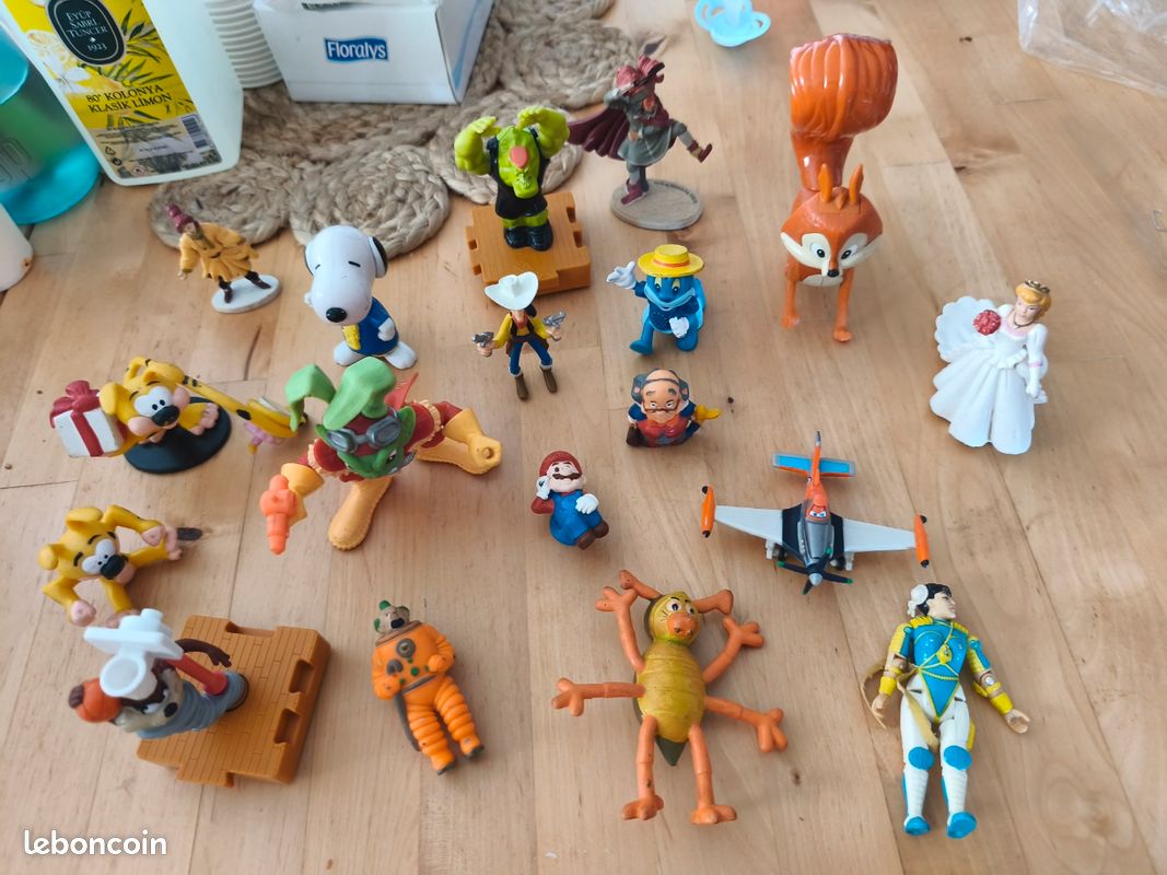Lots figurines (image 1)