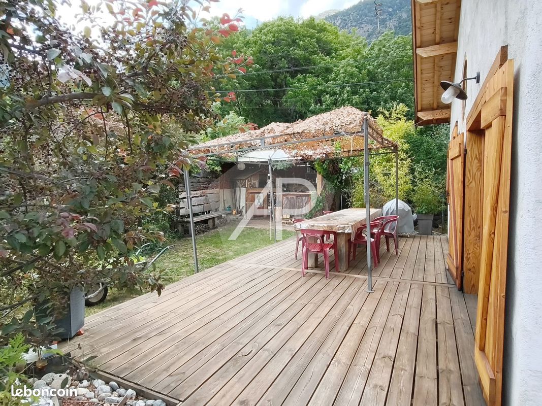 Maison 6 pièces 158 m² · à L'Argentière-la-Bessée · 158 m² · 505 000 €