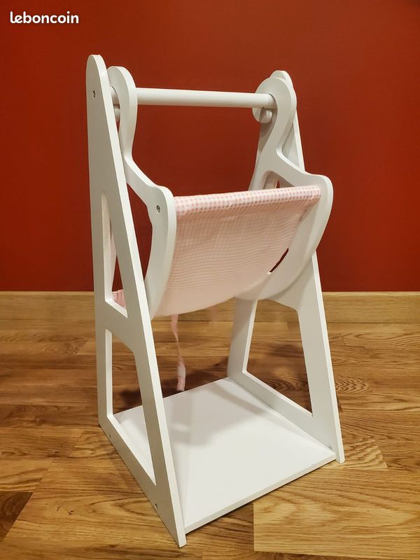 Chaise balancelle en bois pour poupon (image 2)