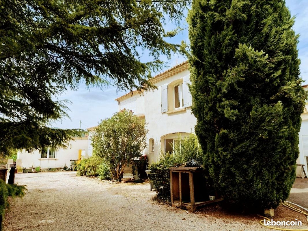Maison 10 pièces 234 m² · à Malaucène · 234 m² · 749 000 €