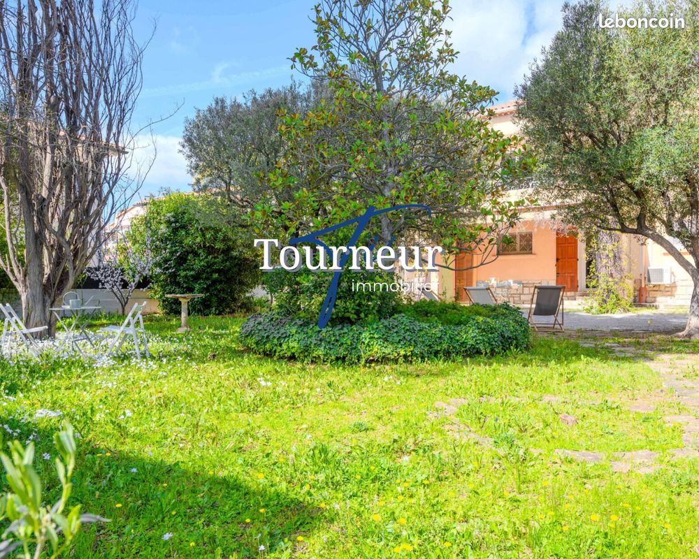 Maison 6 pièces 151 m² · à Sanary-sur-Mer · 151 m² · 1 639 000 €