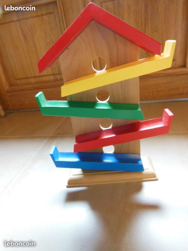Jeu en bois avec billes (1er âge) (image 2)