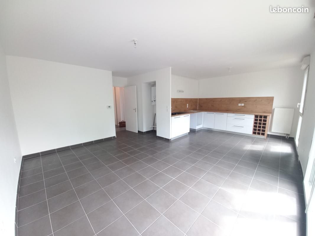 Appartement 3 pièces 77 m² · à Valenciennes · 77 m² · 825 €