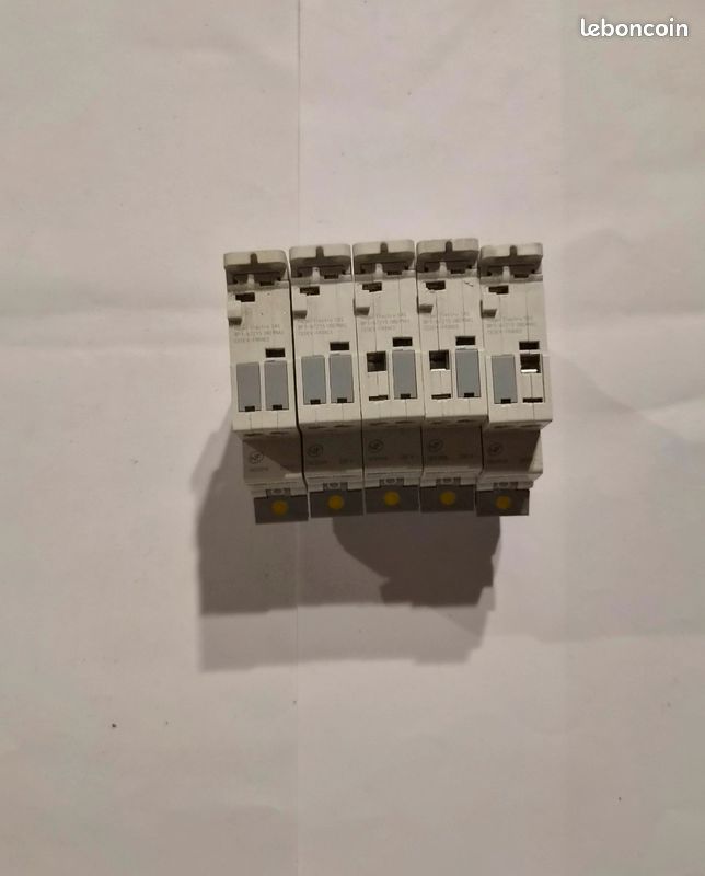 Lot 5 Disjoncteurs Hager 16A Sanvis Connexion Automatique (MFS 716) (image 2)