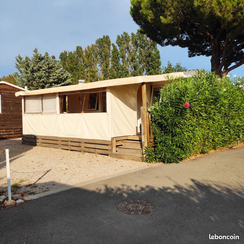 Terrain avec mobil-home à Saint-Aygulf (Var) – Camping privé Le Provençal · à Fréjus · 56 000 €