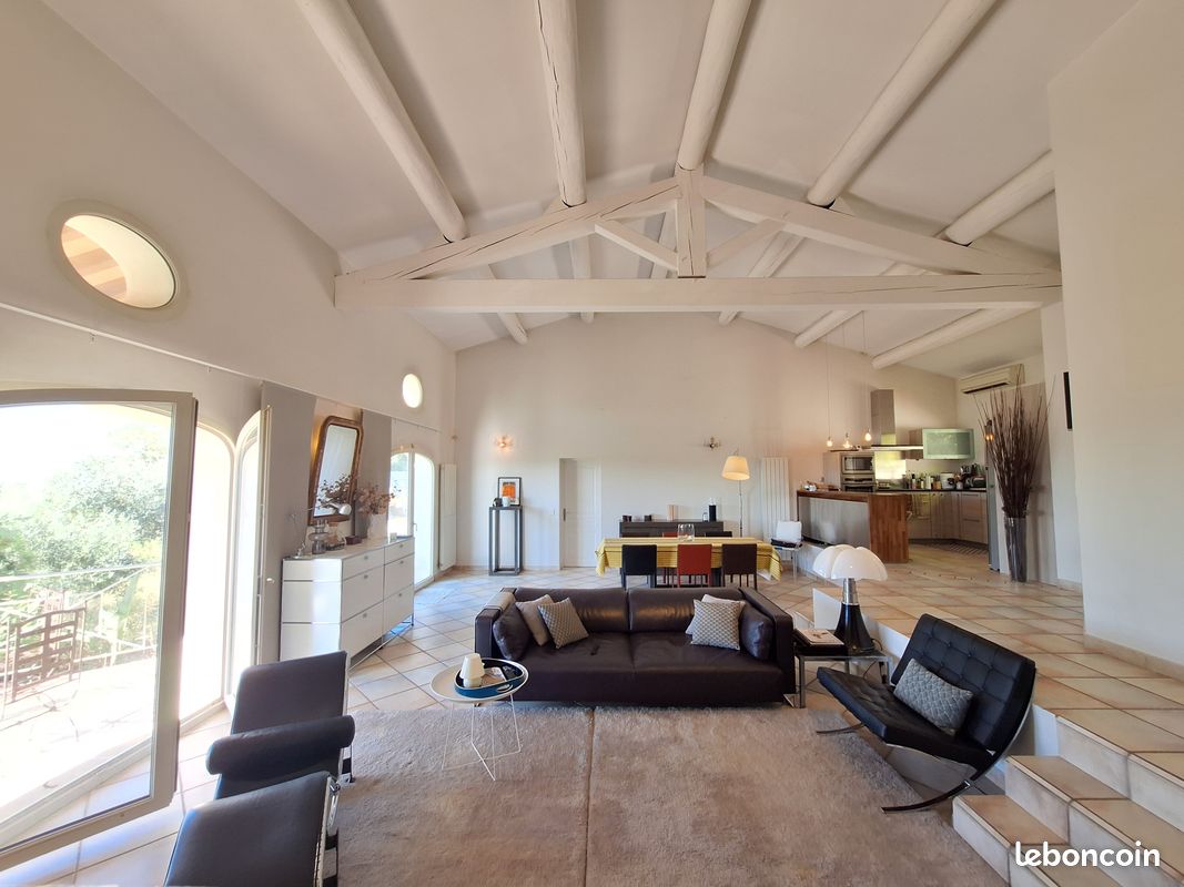 Maison 4 pièces 160 m² · à Bellegarde · 160 m² · 469 000 €