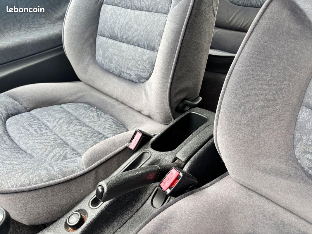 PEUGEOT 406 COUPE 2.0i / Première main (image 18)