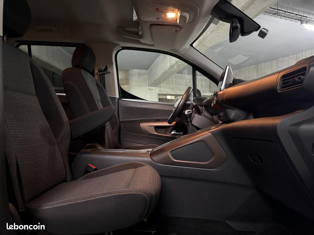 PEUGEOT RIFTER 1.5 HDI 130 ch COMBI GT (image 11)