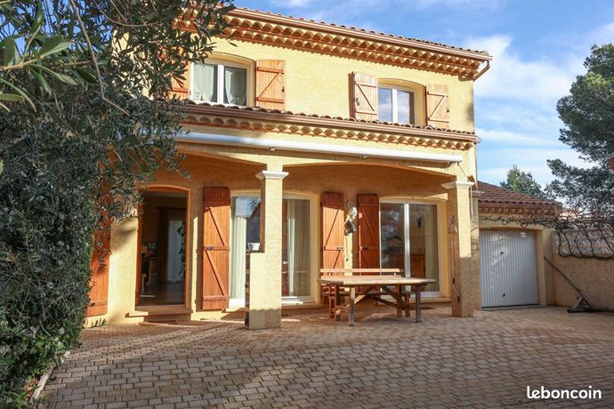 Villa 7 pièces 158 m²