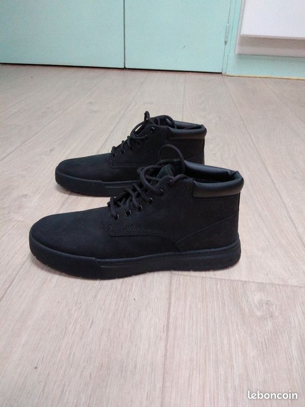 Baskets montantes Timberland Maple Grove leather chuka Grove Noir