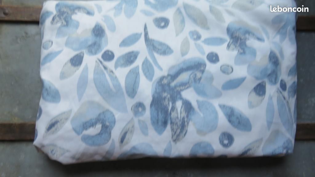 Drap housse fleuri à larges rabats (image 1)