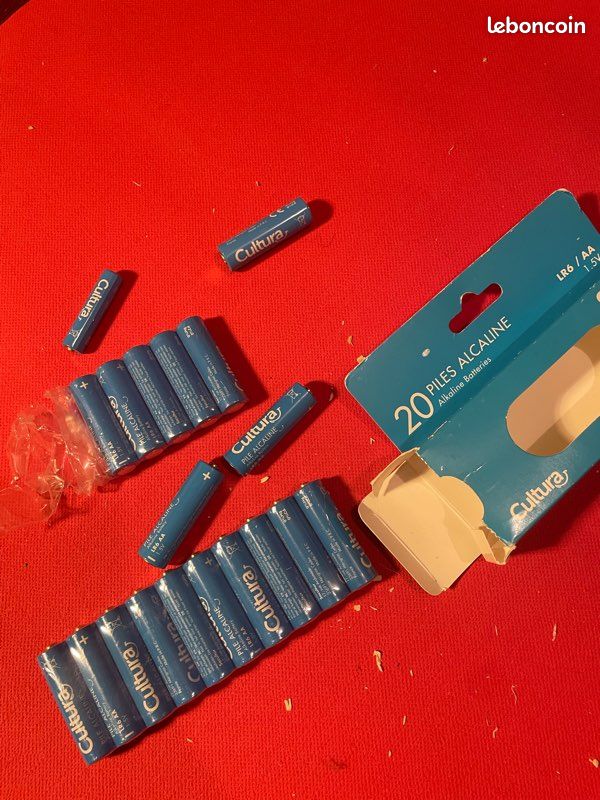 Lot de piles AA (LR6 1.5V) (image 1)