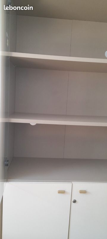 Vitrine (image 6)