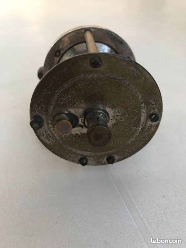 Laiton primitif vintage / Métal - Moulinet de pêche de 1,5 de diamètre - France