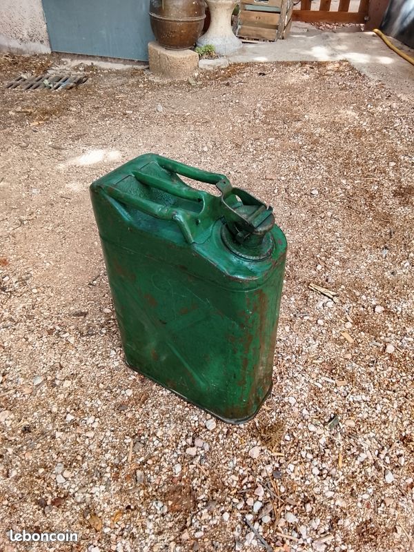 Jerrican en métal USA QMC 20 litres 1951 ICC 5L Russakov - Collection