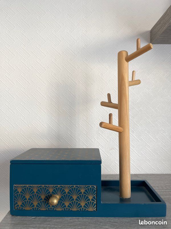 Boîte à bijoux en bois (image 1)