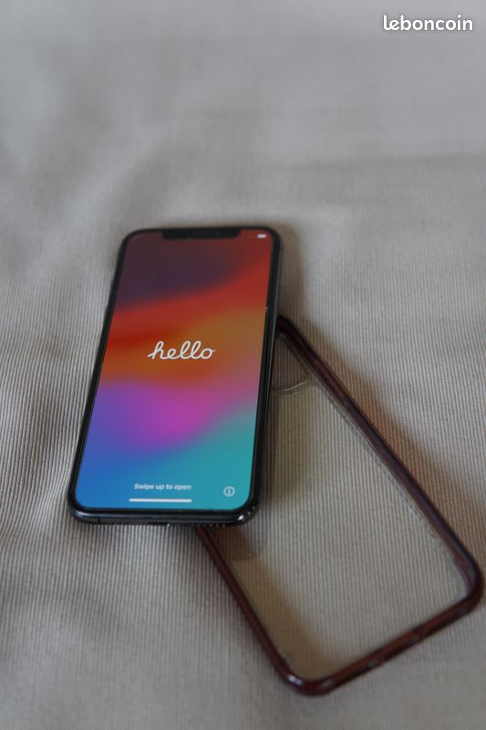 IPhone XS 64Go Gris sidéral (image 1)