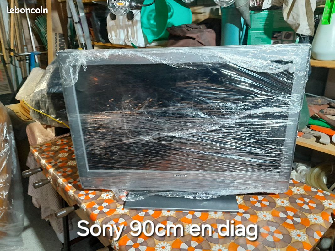 Vide Garage avec Lot de meubles et autres (image 12)