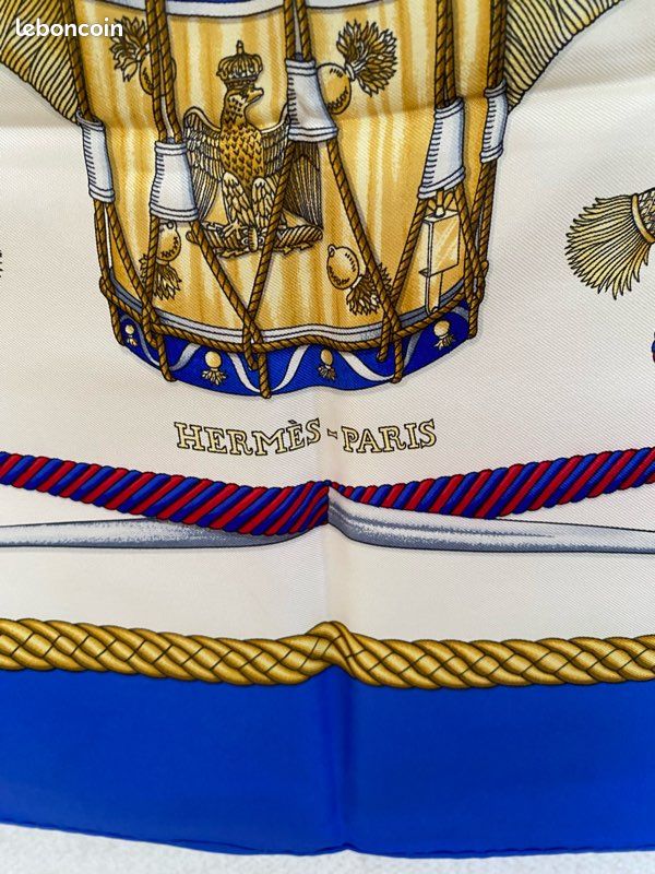 Carre de soie (image 1)