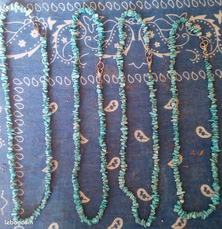 Lot de 4 colliers en perles bleues (image 1)