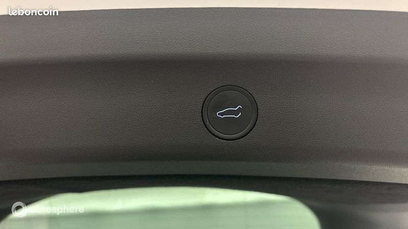 Tesla Model Y Standard RWD (image 26)