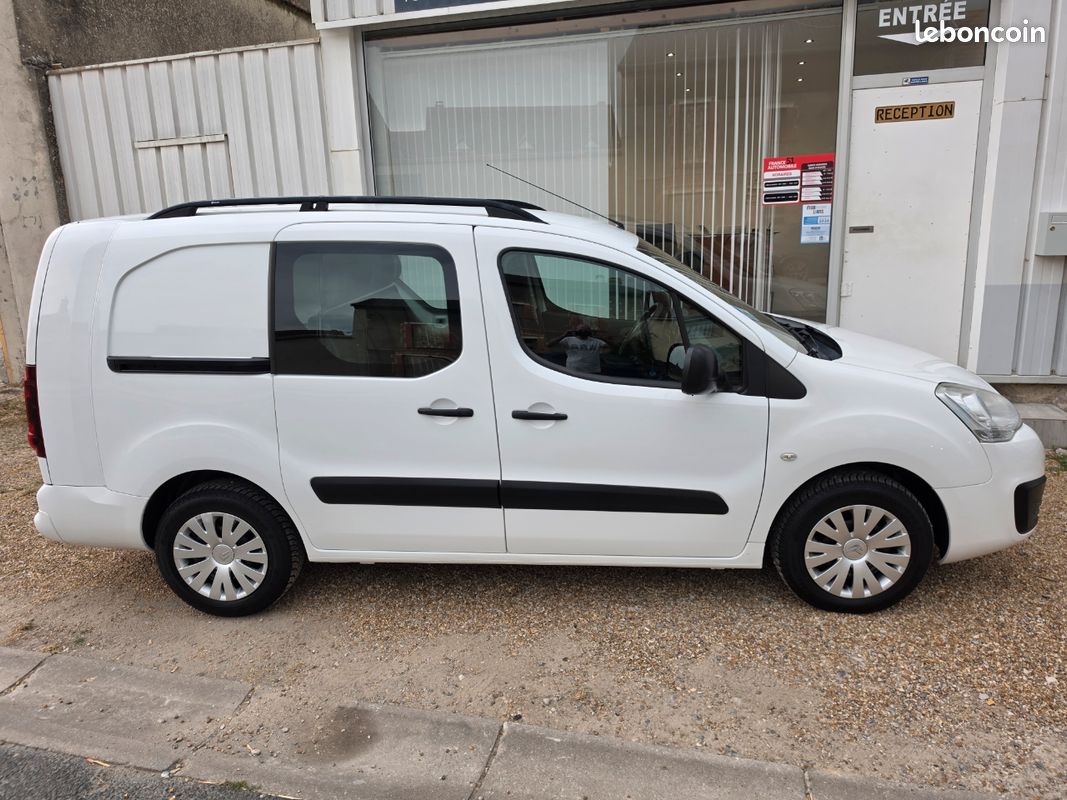 Citroën Berlingo Cabine Approfondie 5 places 1.6 Hdi 100 ch 31000 km année 02/2018 (image 10)