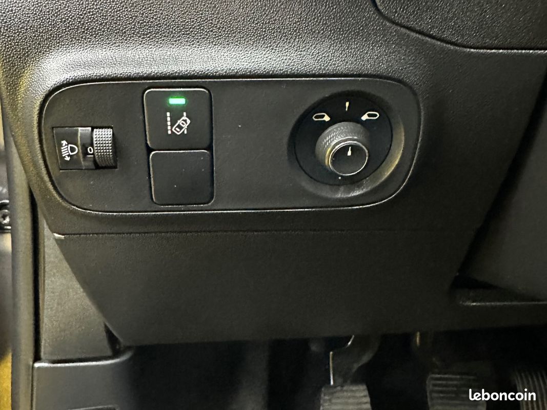 CITROEN C3 BUSINESS 1.6 BlueHDi 75CV SS Feel Business Garantie (image 13)