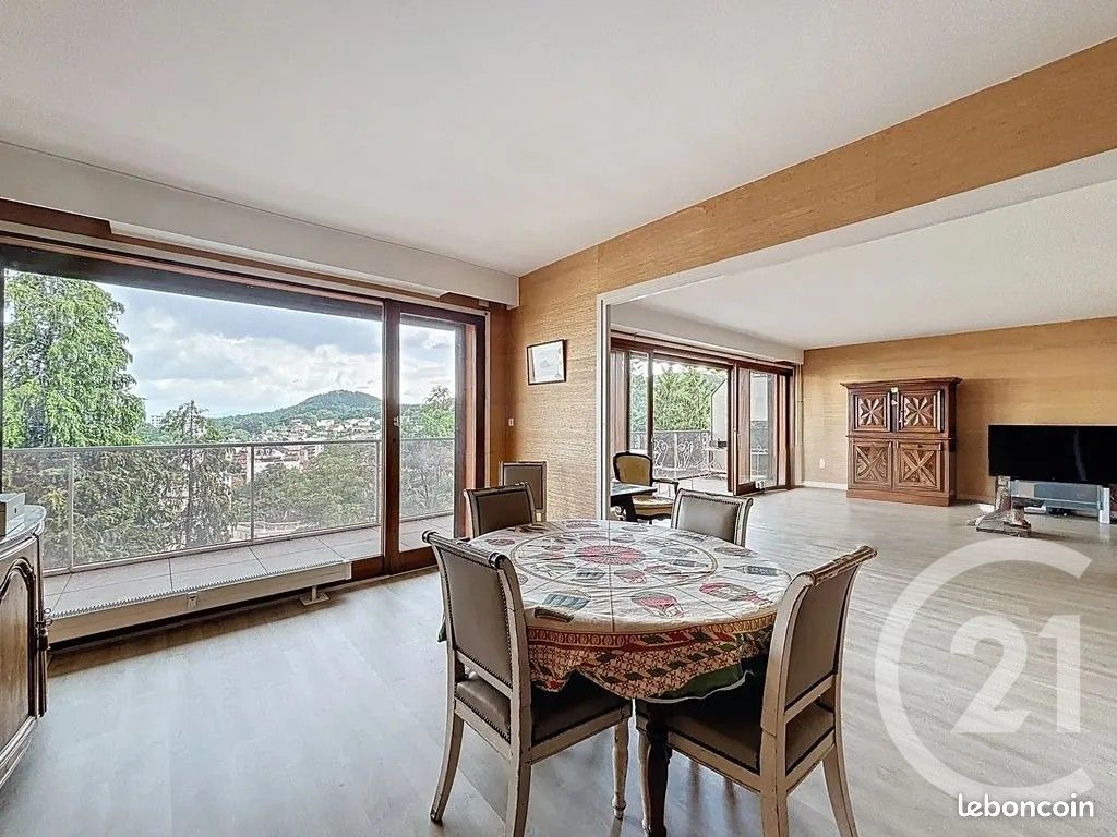Appartement 6 pièces 150 m² · à Royat · 150 m² · 320 000 €