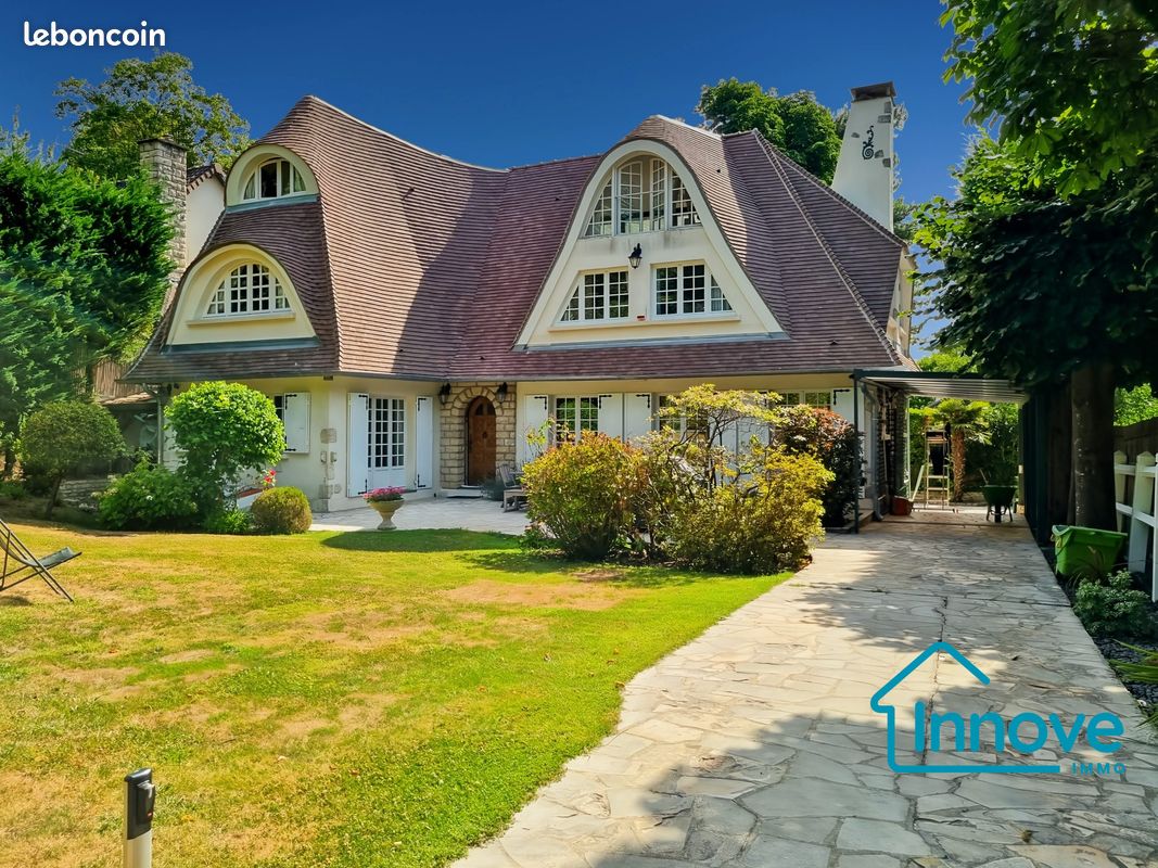 Maison 10 pièces 238 m² · à La Celle-Saint-Cloud · 238 m² · 1 530 000 €