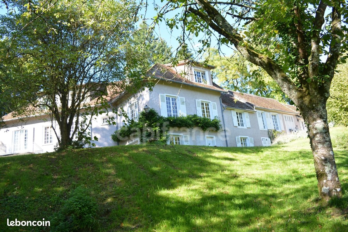 Maison 17 pièces 436 m² · à Saint-Saulge · 436 m² · 449 000 €