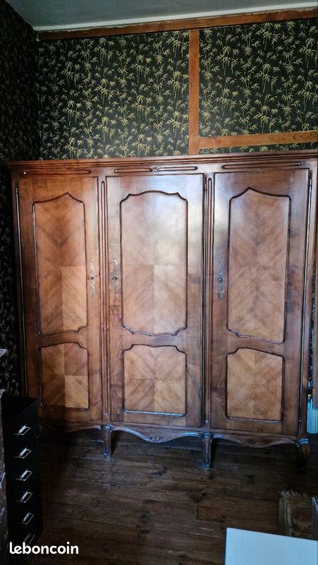 Meuble en bois (image 1)