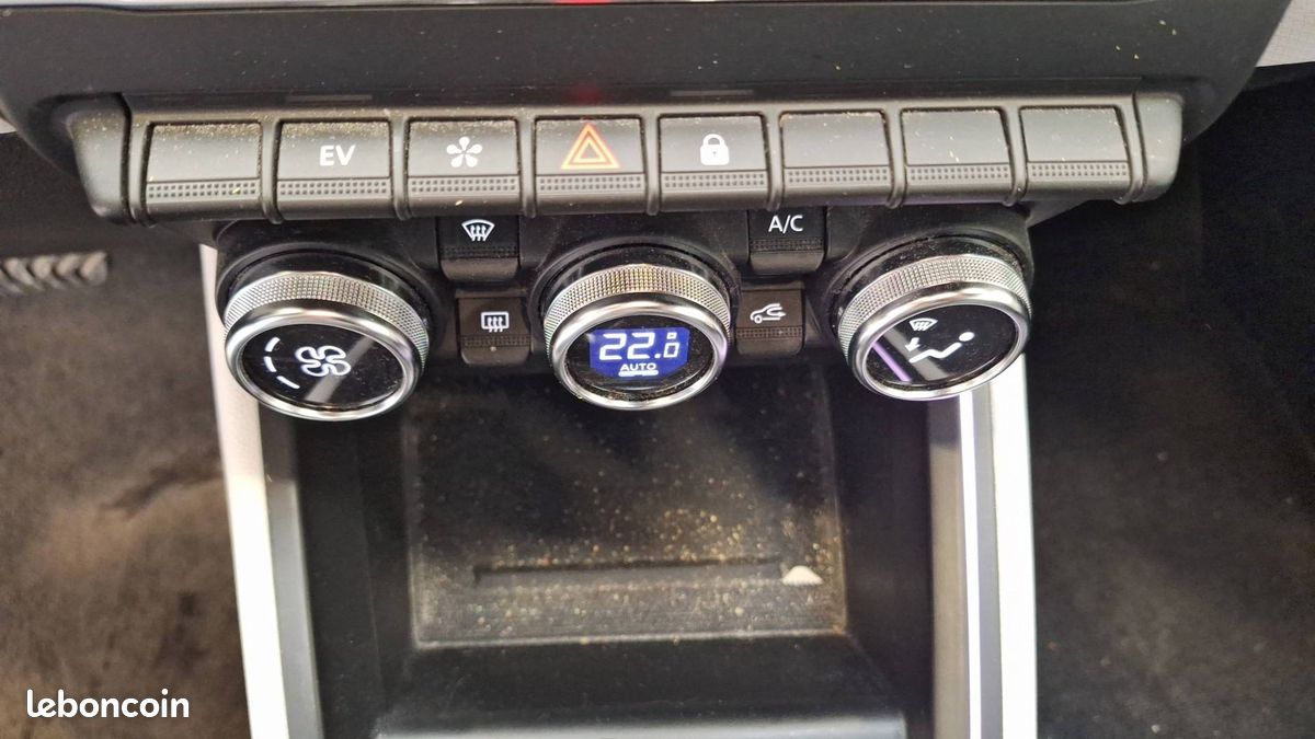 Renault clio e tech 140 21n intens (image 28)